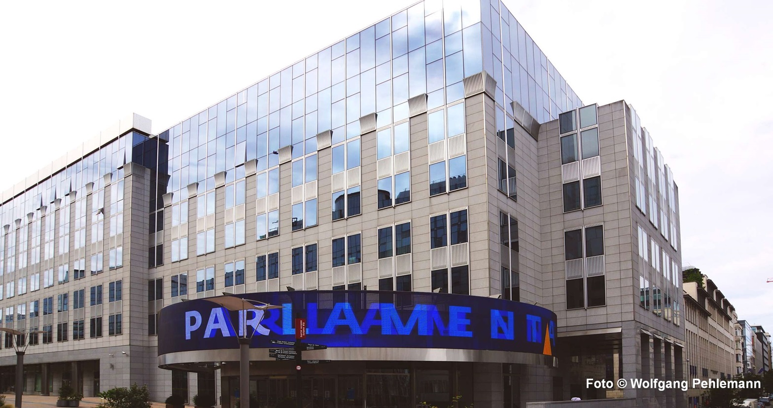 Europäisches Parlament braucht ein ganzes Besucherzentrum Brüssel Belgien 2560x1380 - Foto © Wolfgang Pehlemann DSC09203