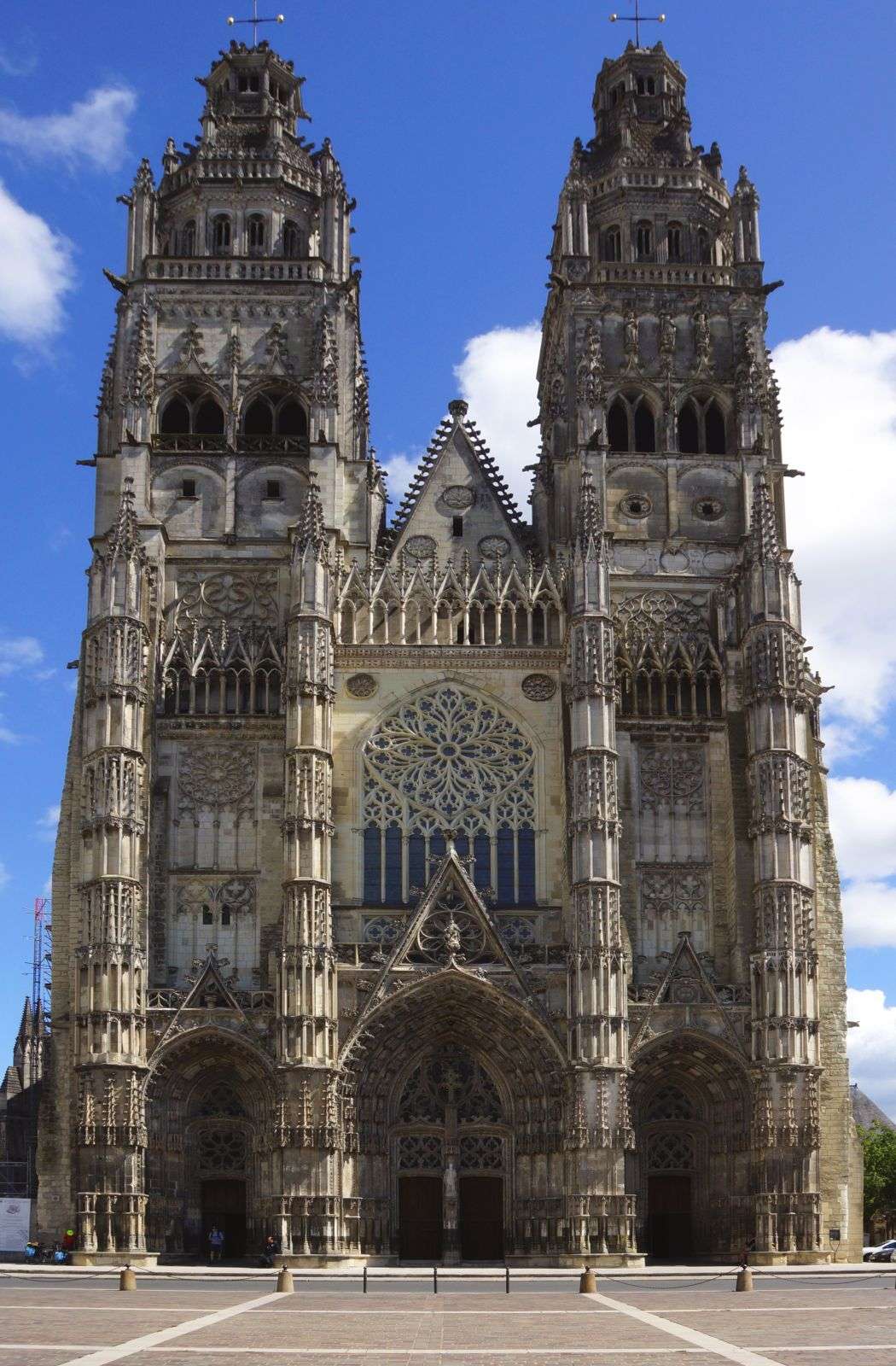 Erzbischöfliche Kathedrale von Tour, erbaut von 1230 bis 1509 - Foto © Wolfgang Pehlemann DSC09380