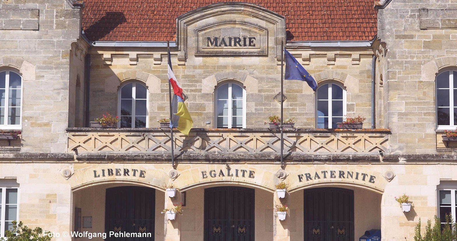 Das Rathaus von Montalivet auf der Halbinsel Medoc Frankreich France - Foto © Wolfgang Pehlemann DSC09727