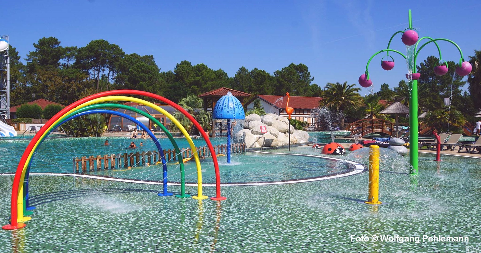 ater fantasy for Kids in der Pool-Landschaft Campingplatz Au Lac de Biscarrosse Dep. Landes France - Foto © Wolfgang Pehlemann DSC09877