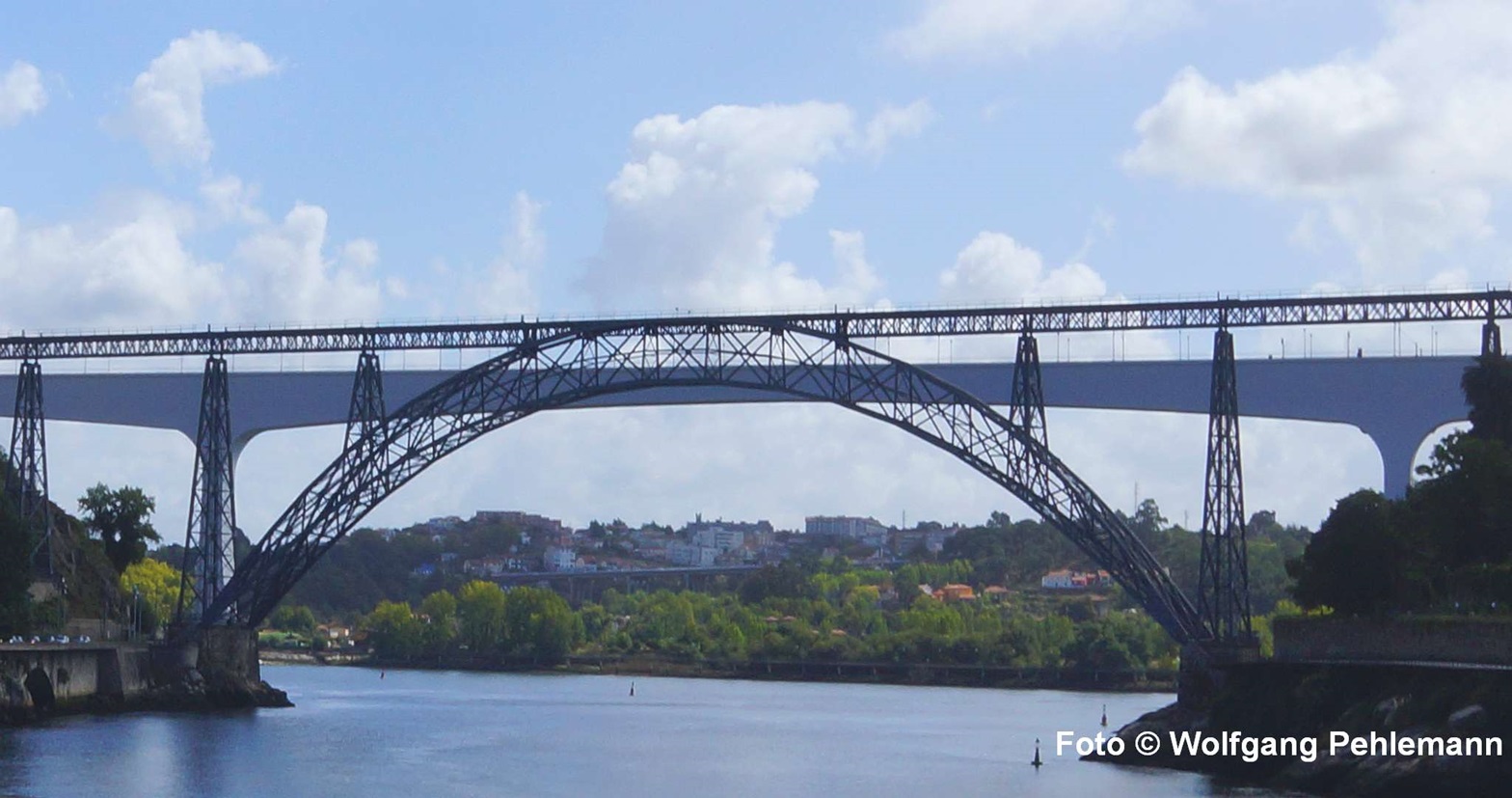 Zweimal Eisenbahn Ponte Pia Maria 1877 Eiffel Ponte de São João 1991 Cardoso Portugal - Foto © Wolfgang Pehlemann DSC01036