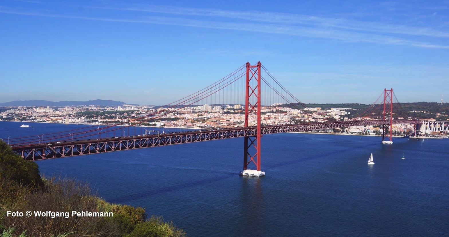 Ponte 25 de Abril Brücke des 25 April in Lissabon 2280 m Stahlseilbrücke - Foto © Wolfgang Pehlemann DSC02188