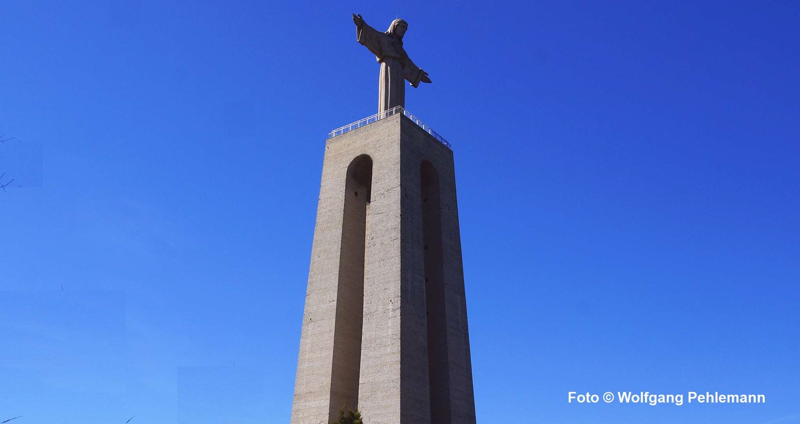 Cristo Rei Wahrzeichen von Lissabon beim Santuário de Cristo Rei in Almada, Lisbon Portugal - Foto © Wolfgang Pehlemann DSC02199