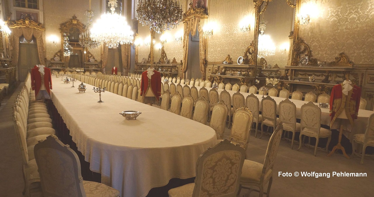 Die königliche Tafel Soziales für königl Hungerleider. Palácio Nacional da Ajuda Lissabon Portugal - Foto © Wolfgang Pehlemann DSC02380