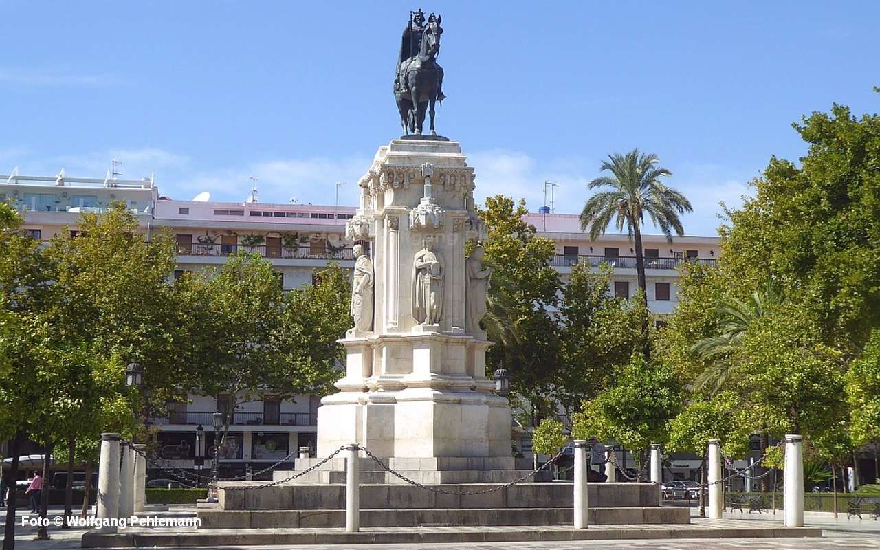 Fernando III. el Santo König von Kastilien und Leon Reiterdenkmal Sevilla Andalusien Foto © Wolfgang Pehlemann P1090237